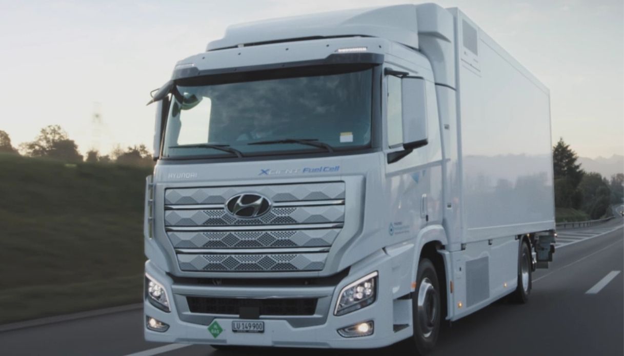 hyundai xcient fuel